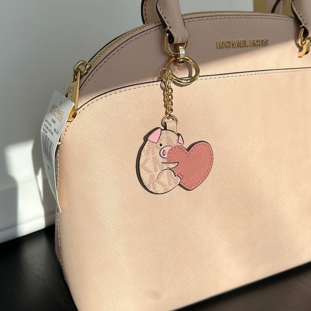 2pc💕🐷 Michael Kors Emmy dome satchel and pig key fob - Picture 2 of 9